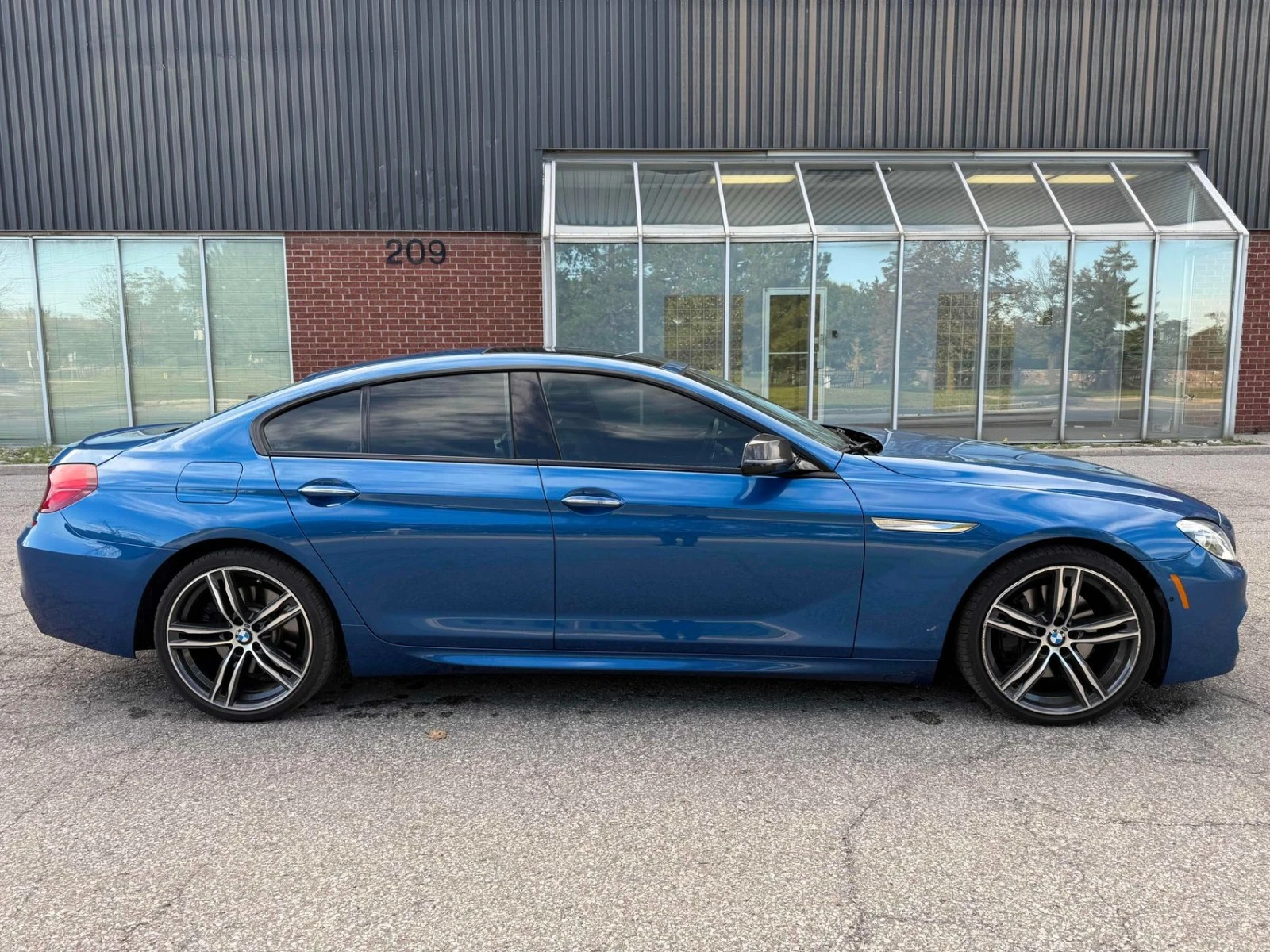 BMW 650 M Sport* xDrive* B&O* Цена до България & АвтоКреди, снимка 5 - Автомобили и джипове - 56242958