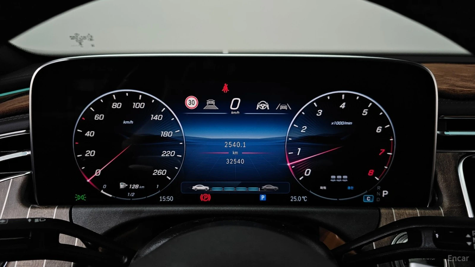 Mercedes-Benz E 300 EXCLUSIVE| HUD| 360| �����| MEMORY| SUNROOF | Mobile.bg � ����������� 8