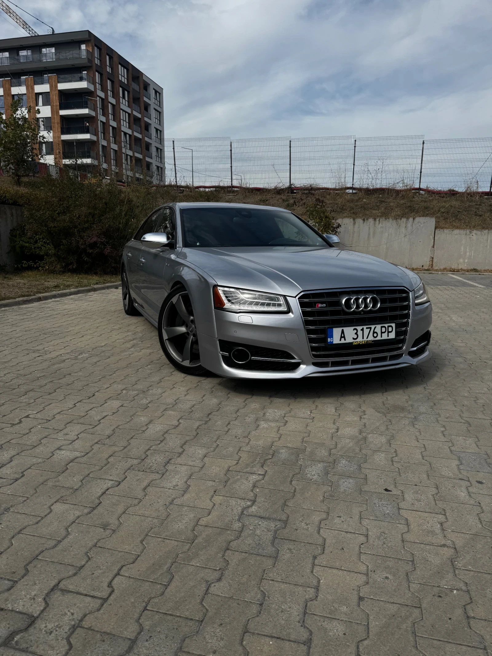 Audi S8