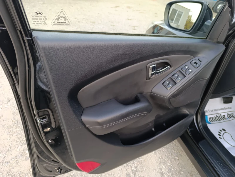 Hyundai IX35 2.0i газ, снимка 13 - Автомобили и джипове - 48047722