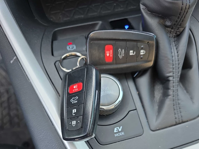 Toyota Rav4 XSE HYBRID * * CARFAX * * АВТО КРЕДИТ * * , снимка 8 - Автомобили и джипове - 52436389