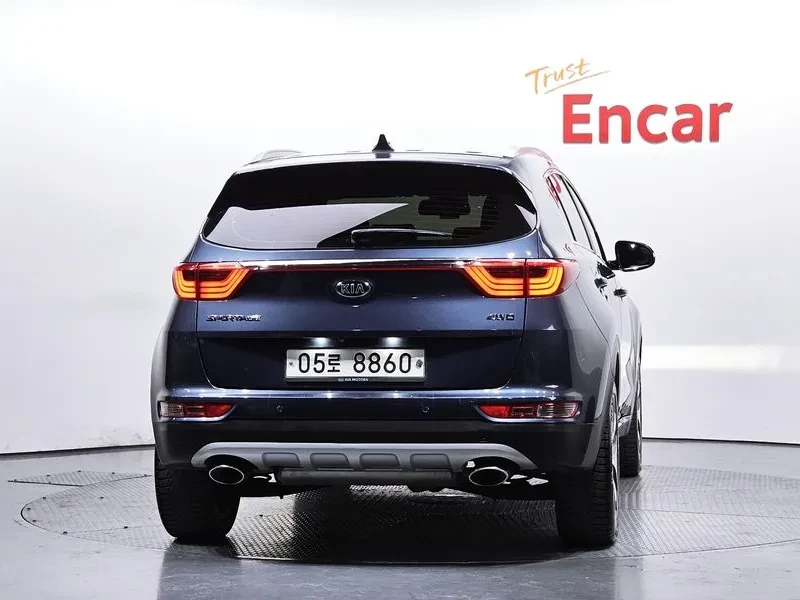 Kia Sportage 2.0 CRDi 4WD, снимка 4 - Автомобили и джипове - 54275131