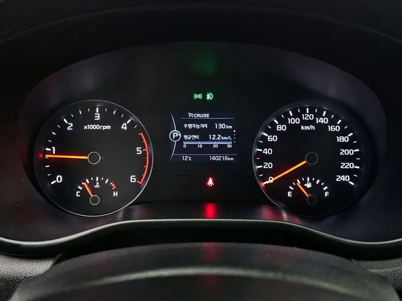 Kia Sportage 2.0 CRDi 4WD, снимка 8 - Автомобили и джипове - 54275131