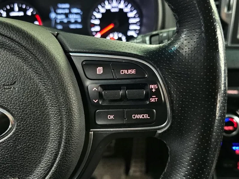 Kia Sportage 2.0 CRDi 4WD, снимка 10 - Автомобили и джипове - 54275131