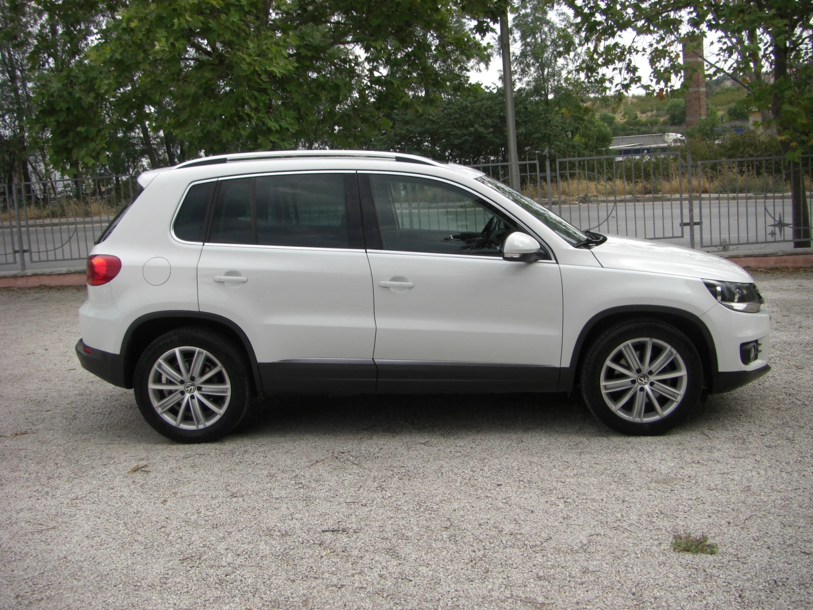VW Tiguan 2.0TDI NAVI 6ck.PANORAMA - изображение 6