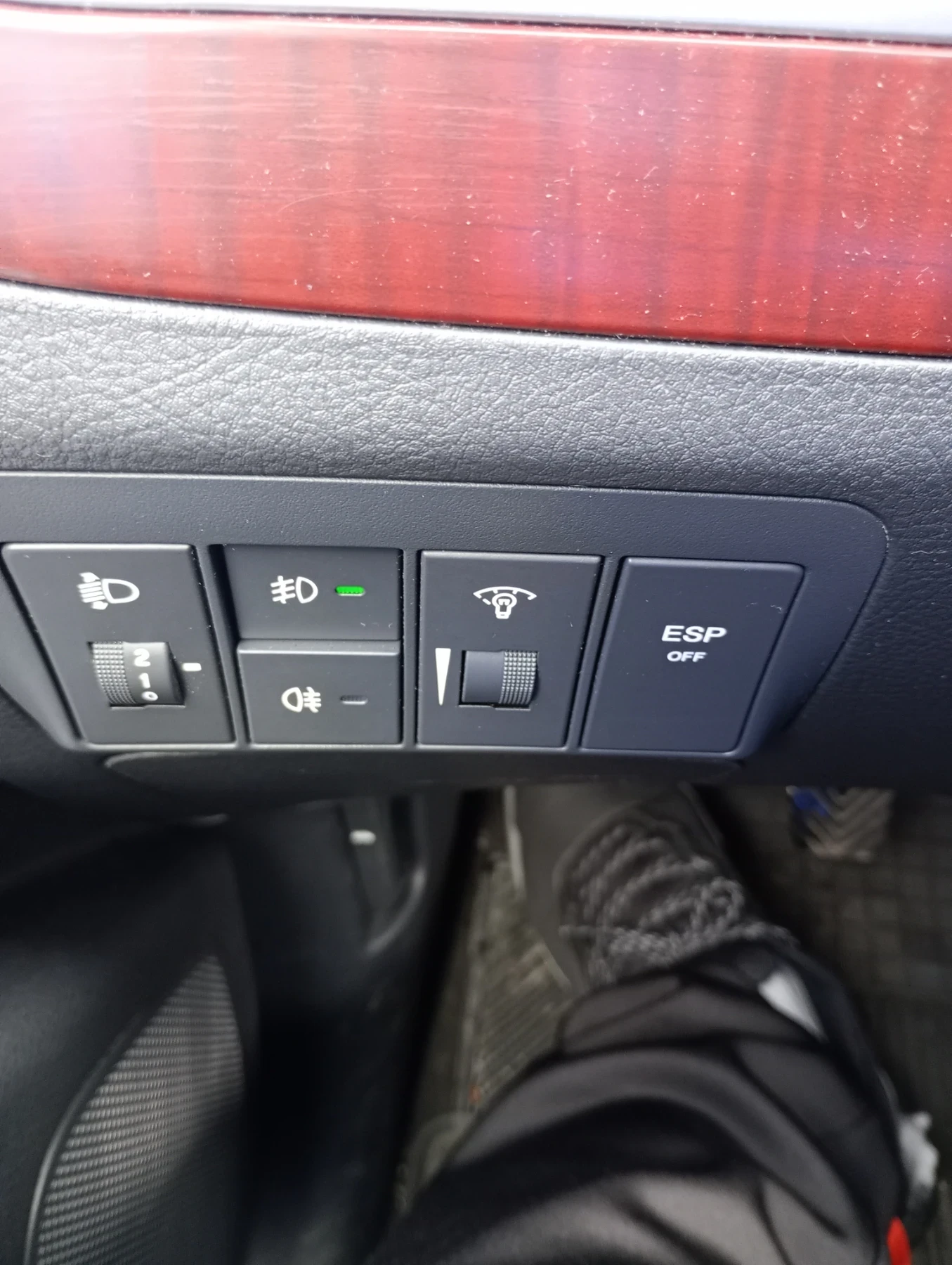 Hyundai Santa fe 2.2 CRDi 110kw  4X4 - изображение 6