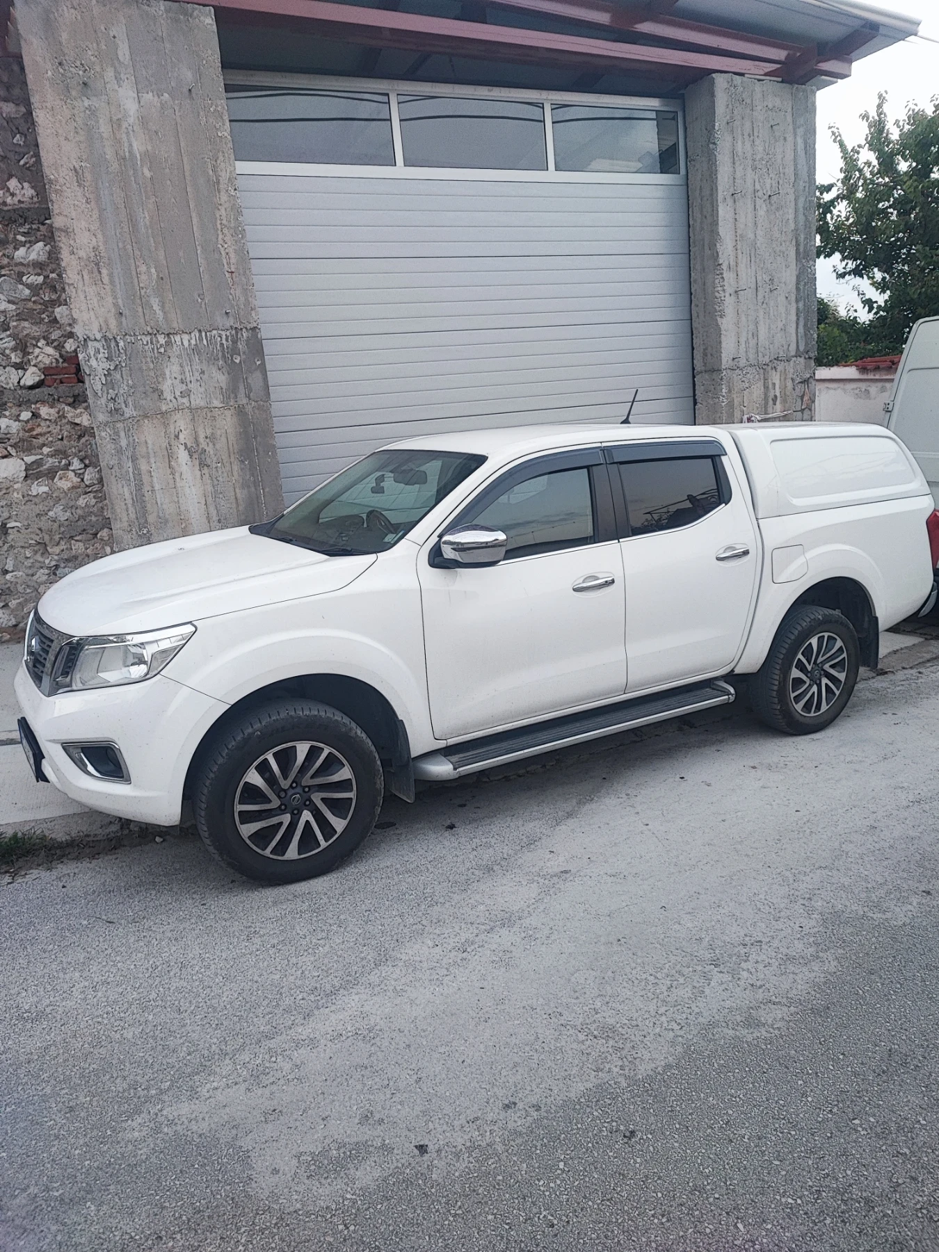 Nissan Navara, снимка 9 - Автомобили и джипове - 55078856