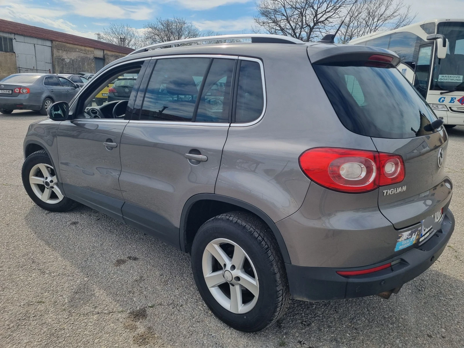 VW Tiguan 2.0tdi avtomat, снимка 3 - Автомобили и джипове - 54180669