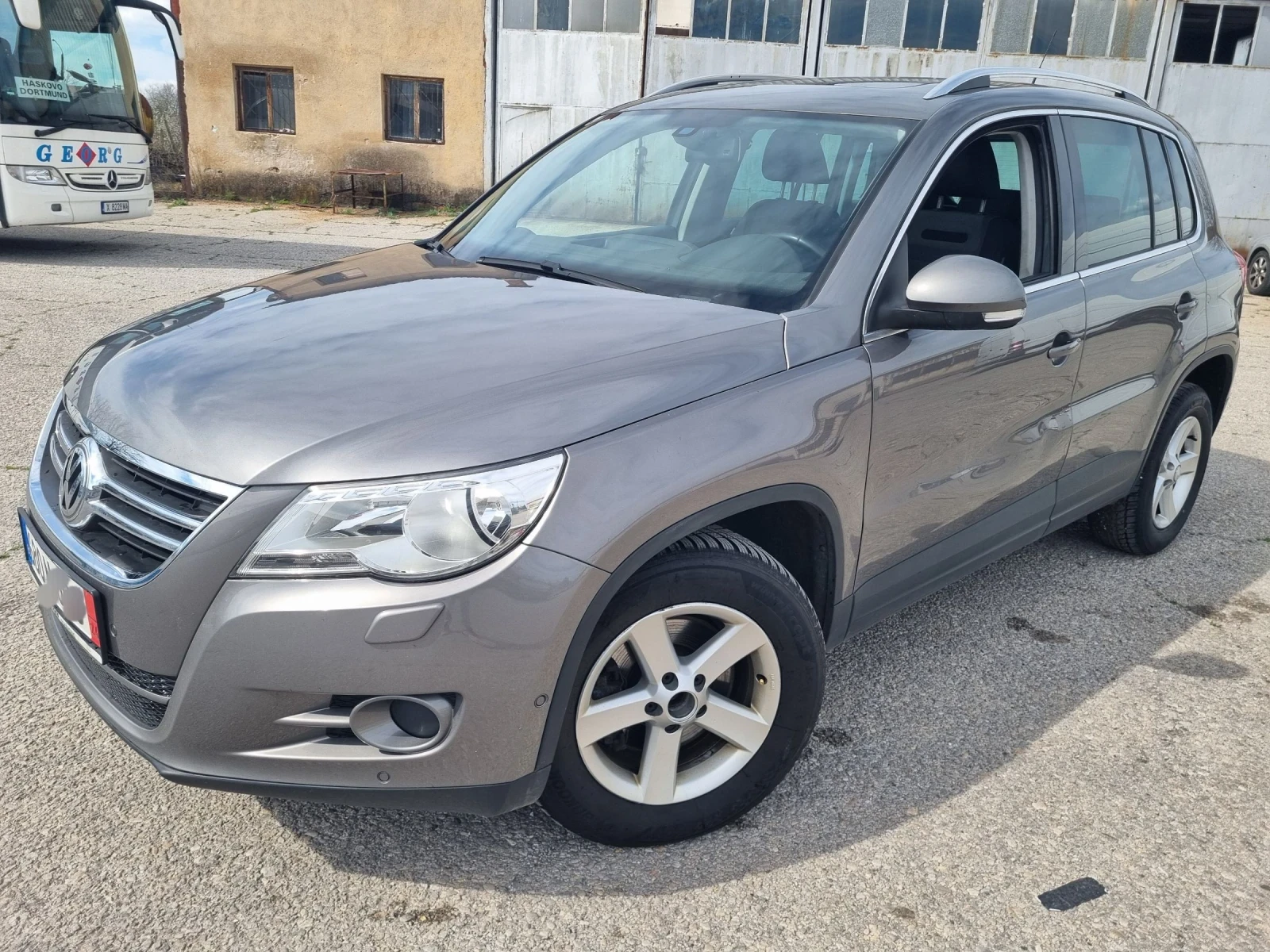VW Tiguan 2.0tdi avtomat, снимка 2 - Автомобили и джипове - 54180669