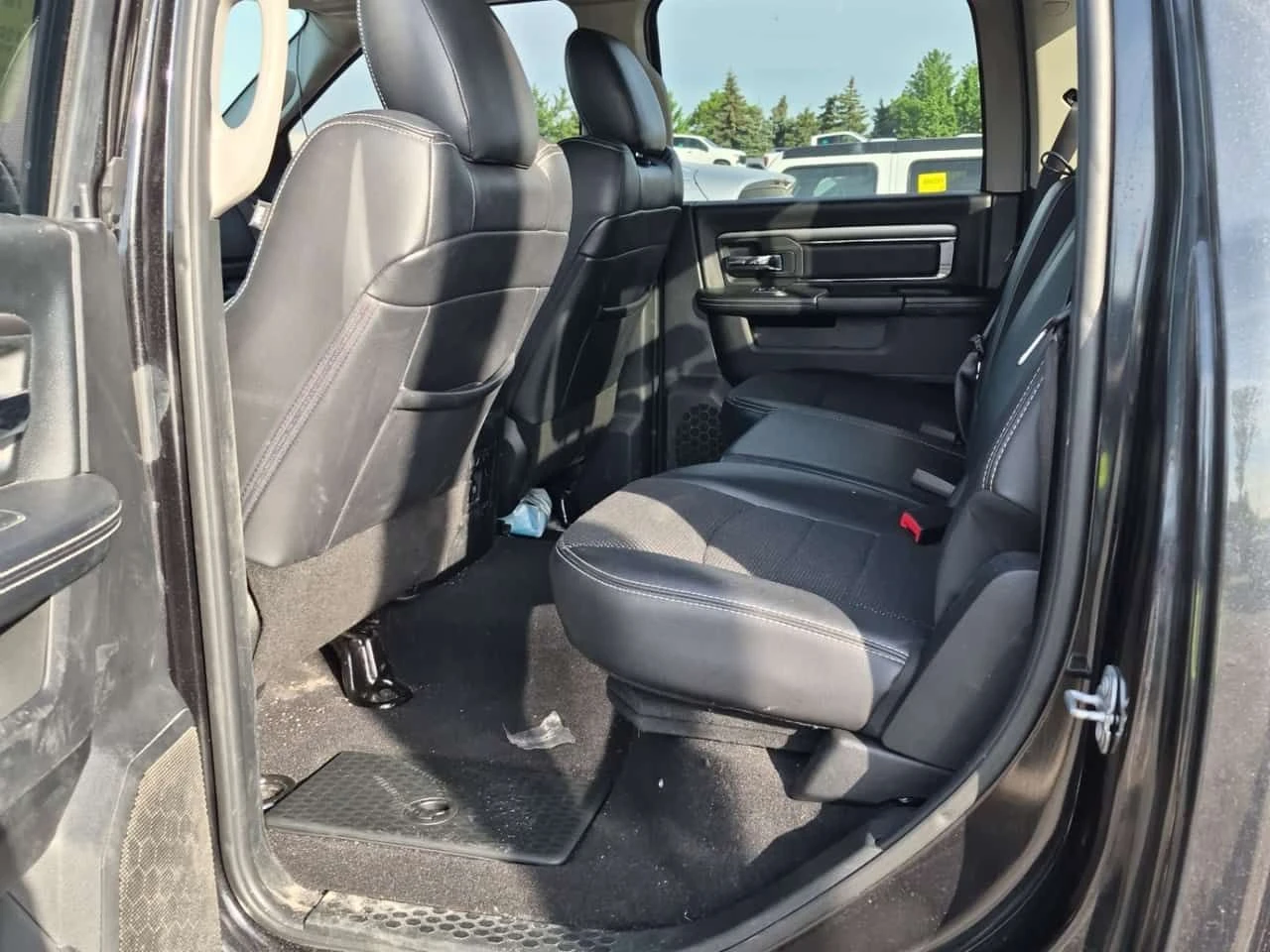 Dodge RAM 1500 * Sport * АВТОКРЕДИТ БЕЗ ПЪРВОНАЧАЛНА ВНОСКА* , снимка 3 - Автомобили и джипове - 54965865