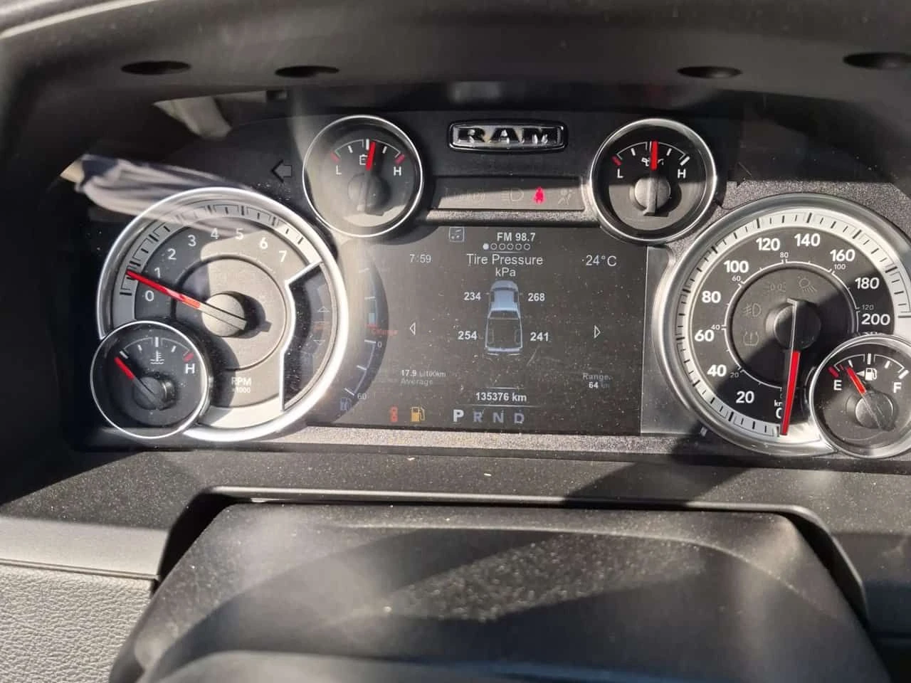 Dodge RAM 1500 * Sport * АВТОКРЕДИТ БЕЗ ПЪРВОНАЧАЛНА ВНОСКА* , снимка 7 - Автомобили и джипове - 54965865