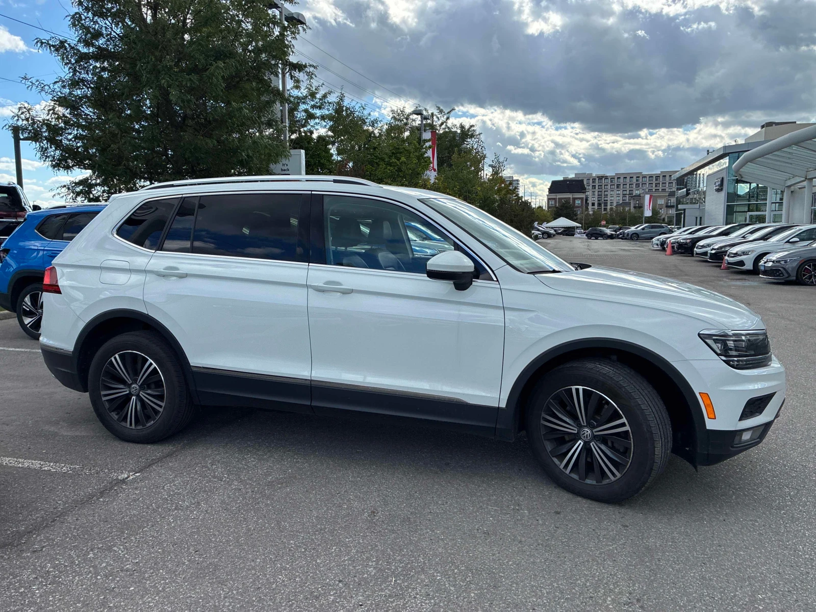 VW Tiguan * Highline * CARFAX * ОПЦИЯ ЗА ФИНАНСИРАНЕ , снимка 3 - Автомобили и джипове - 55987900