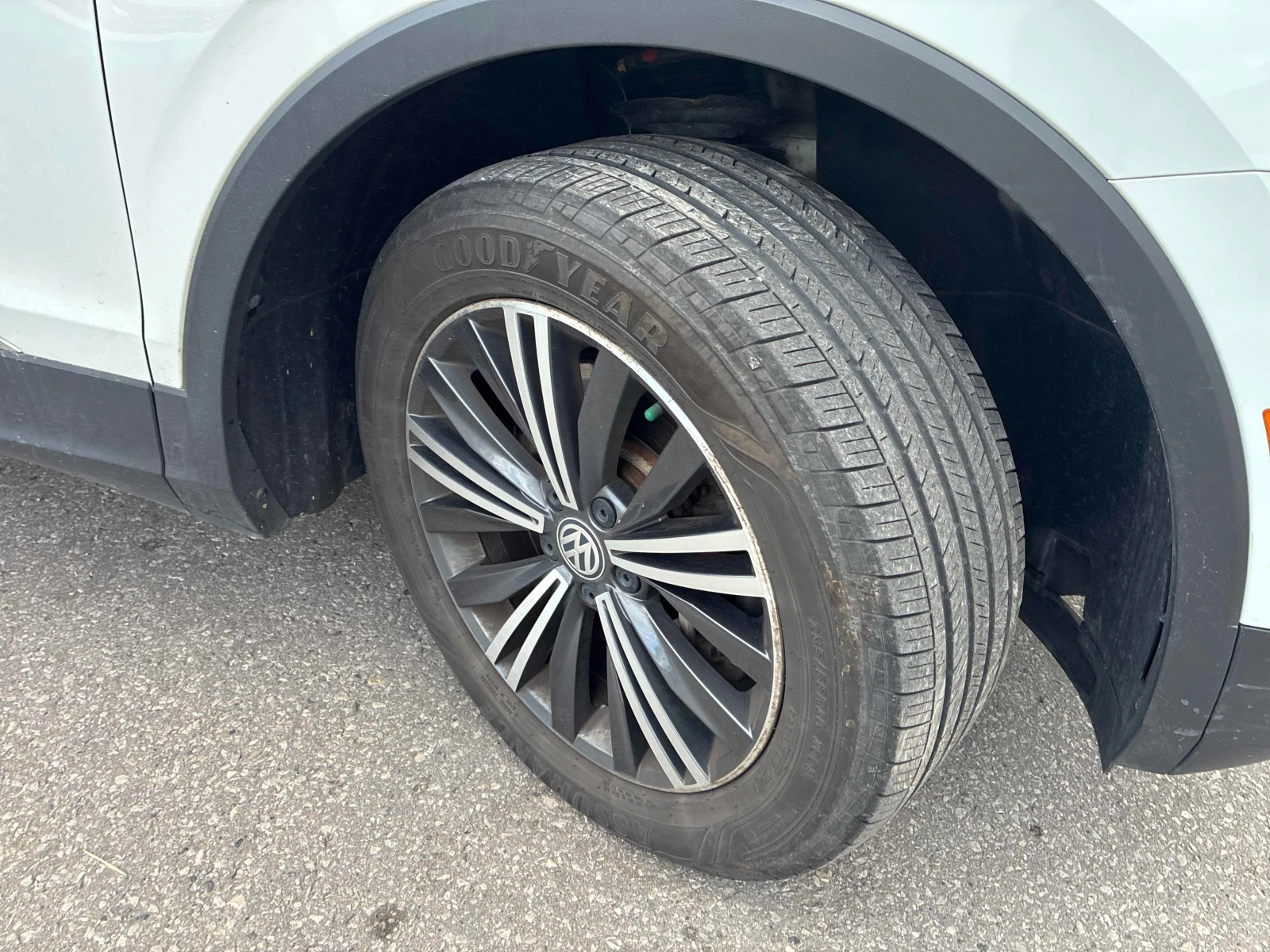 VW Tiguan * Highline * CARFAX * ОПЦИЯ ЗА ФИНАНСИРАНЕ , снимка 7 - Автомобили и джипове - 55987900