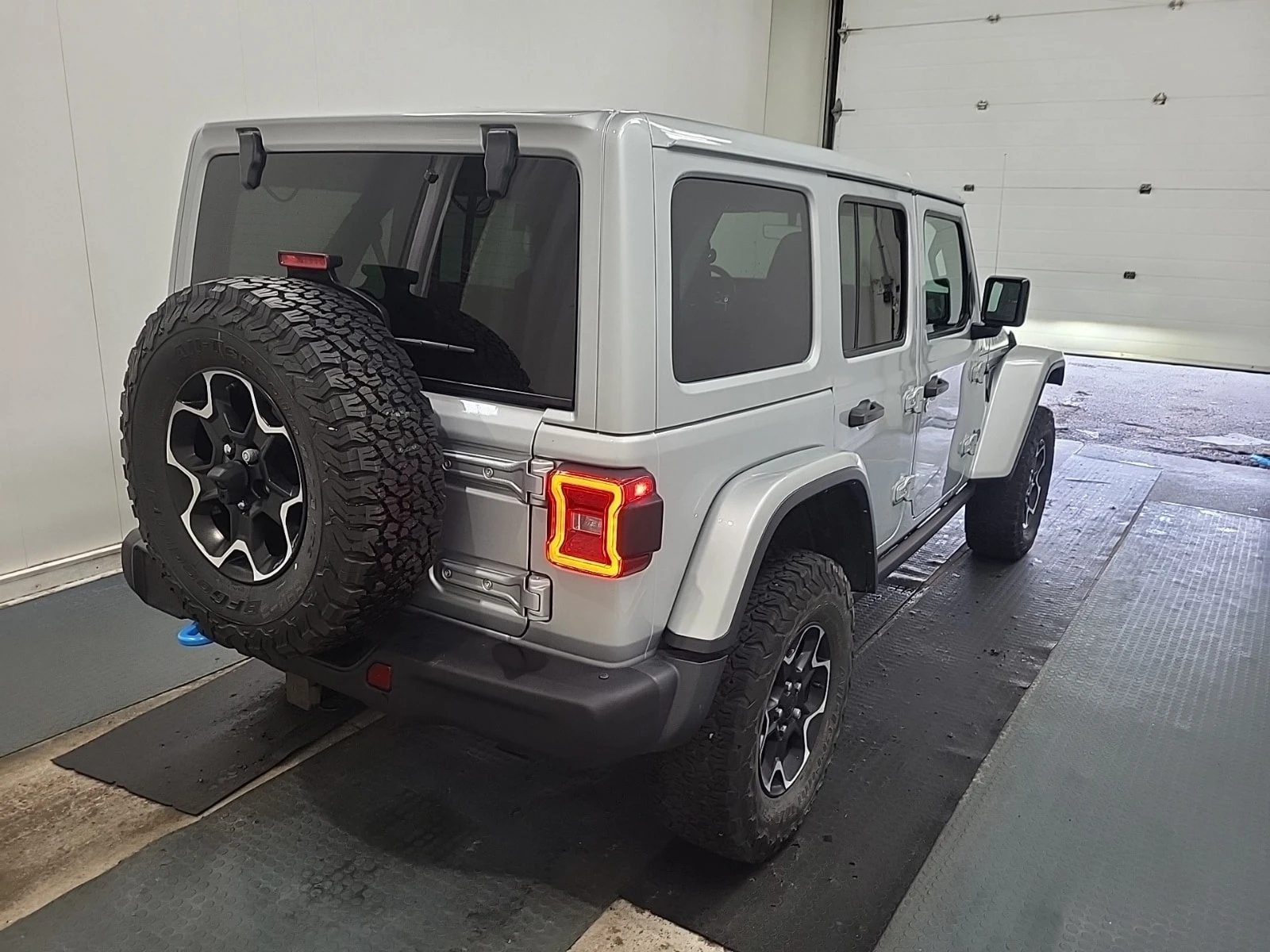 Jeep Wrangler * UNLIMITED RUBICON* АВТОКРЕДИТ БЕЗ ПЪРВОНАЧАЛНА* , снимка 3 - Автомобили и джипове - 56038961