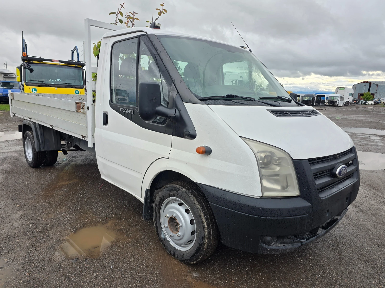 Ford Transit 2.4d* 100кс* БОРДОВИ, снимка 3 - Бусове и автобуси - 54371489