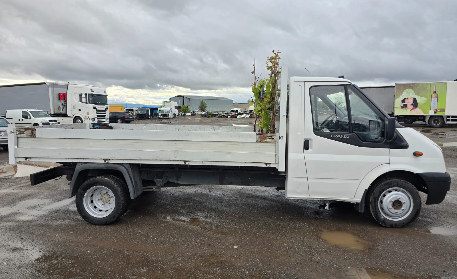 Ford Transit 2.4d* 100кс* БОРДОВИ, снимка 4 - Бусове и автобуси - 54371489