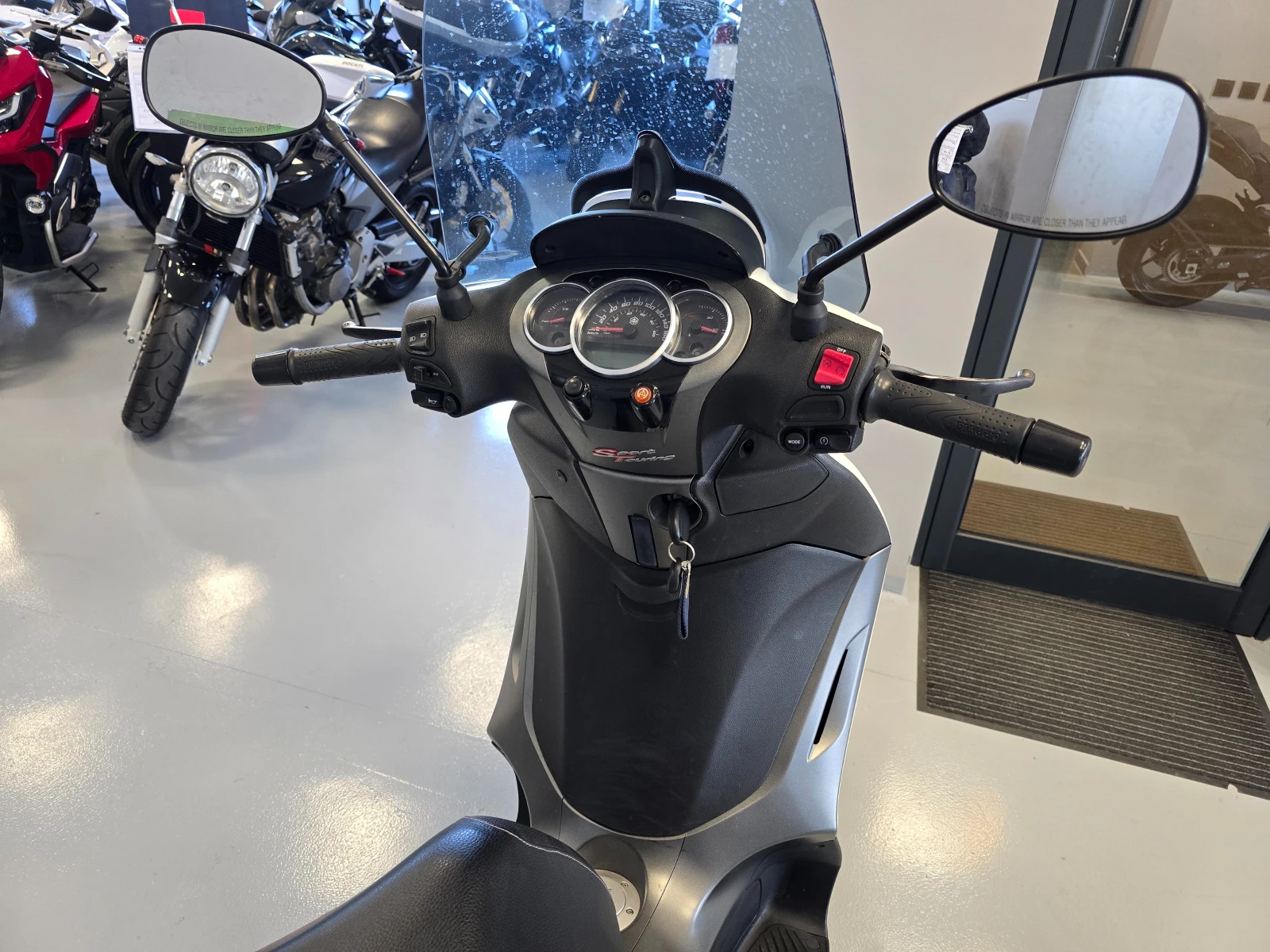 Piaggio Beverly 350ie, ABS-ASR, 2017. | Mobile.bg   13