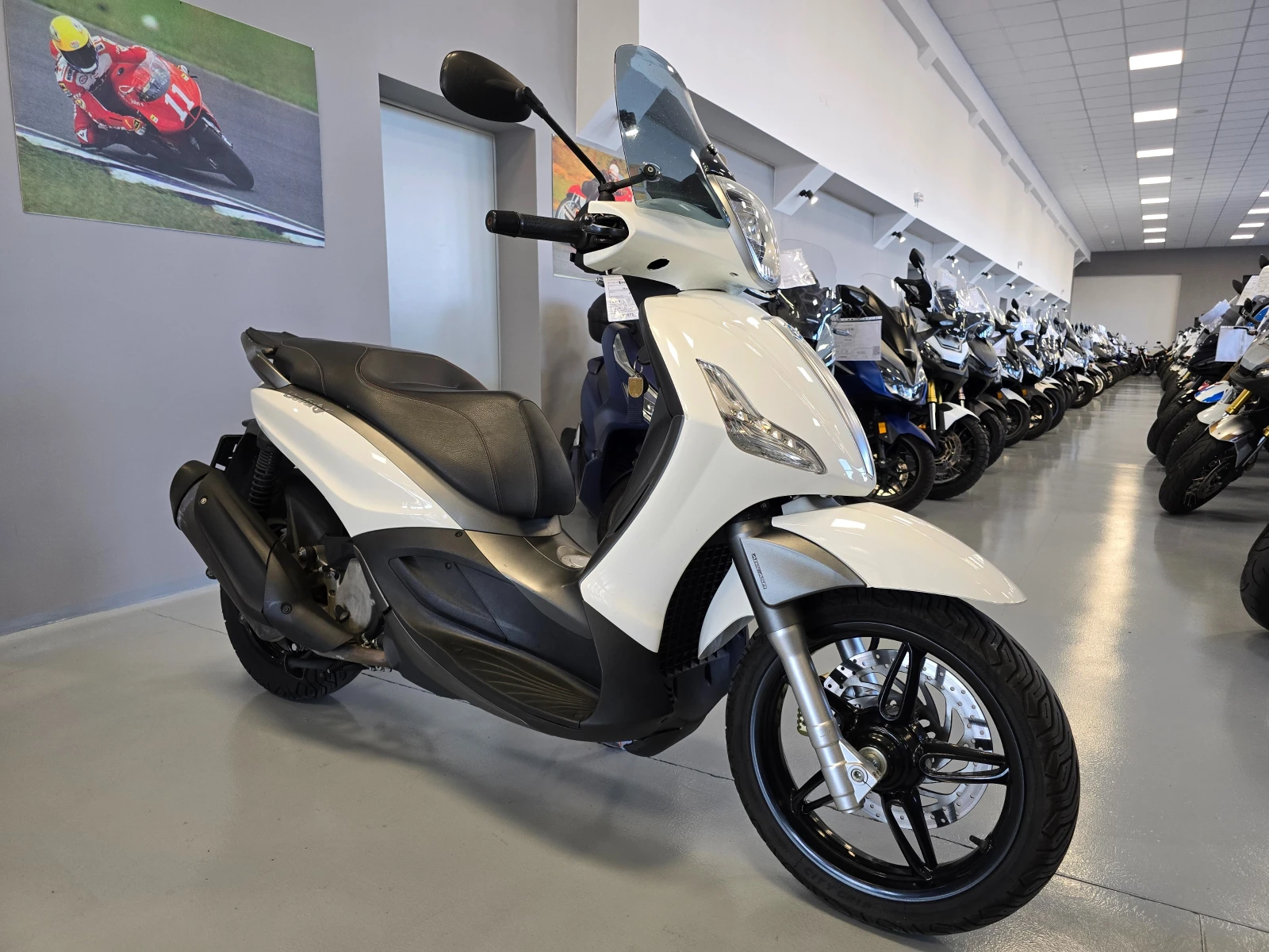 Piaggio Beverly 350ie, ABS-ASR, 2017г. - изображение 2
