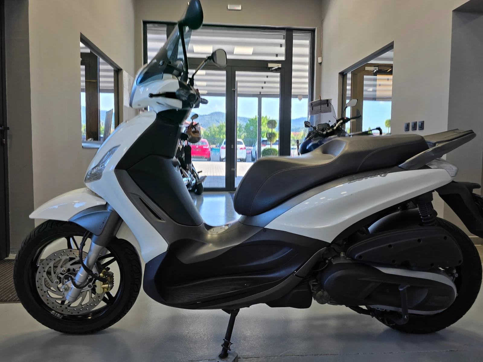 Piaggio Beverly 350ie, ABS-ASR, 2017г. - изображение 6
