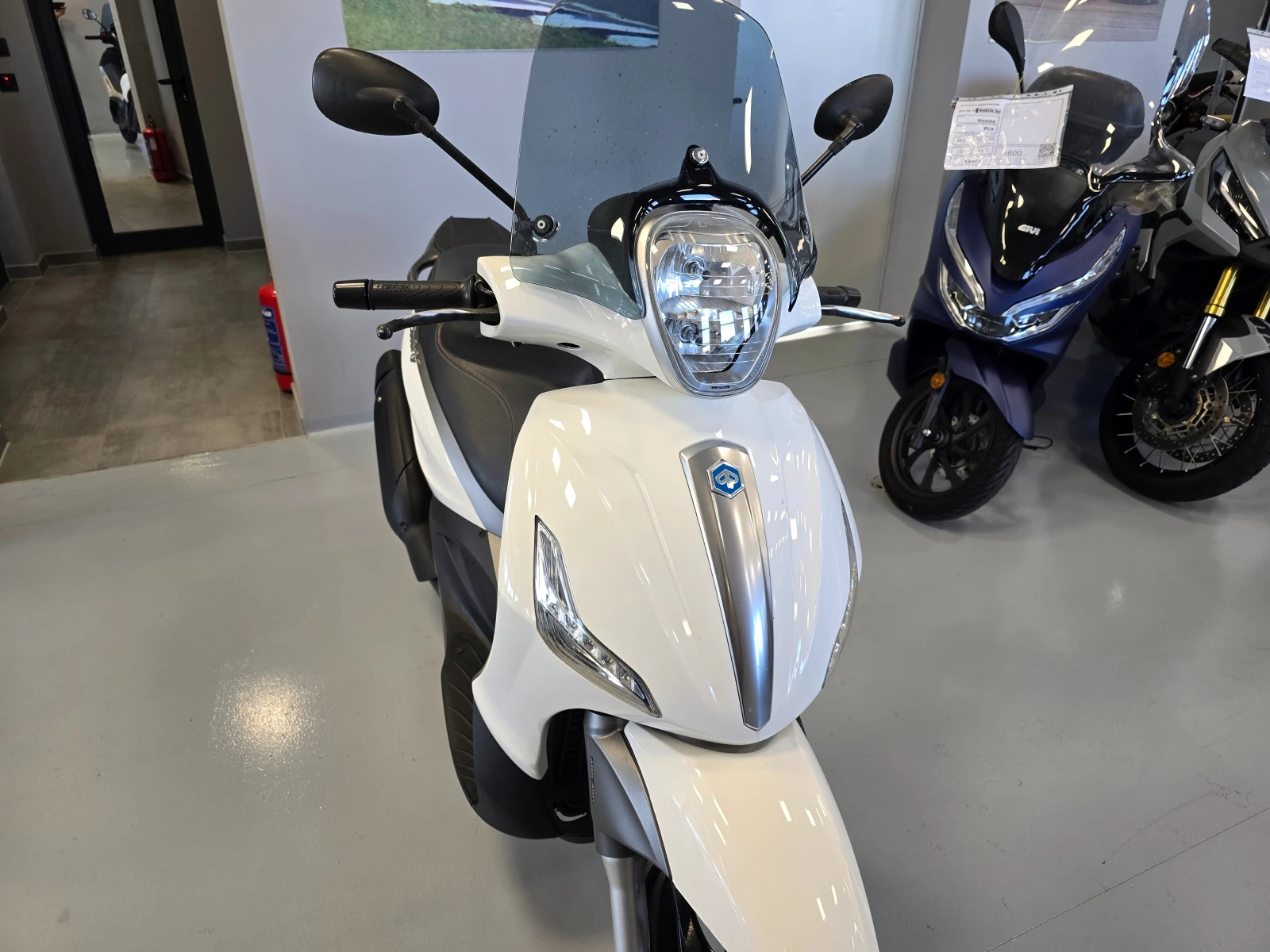 Piaggio Beverly 350ie, ABS-ASR, 2017г. - изображение 10
