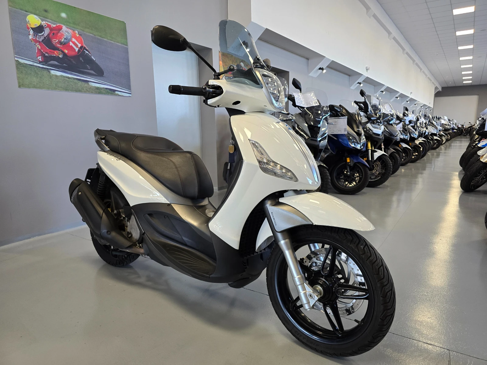 Piaggio Beverly 350ie, ABS-ASR, 2017. | Mobile.bg   1