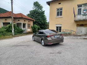 Обява за продажба на Toyota Corolla 1.8 HIBRID 35000 КМ ~44 000 лв. - изображение 2