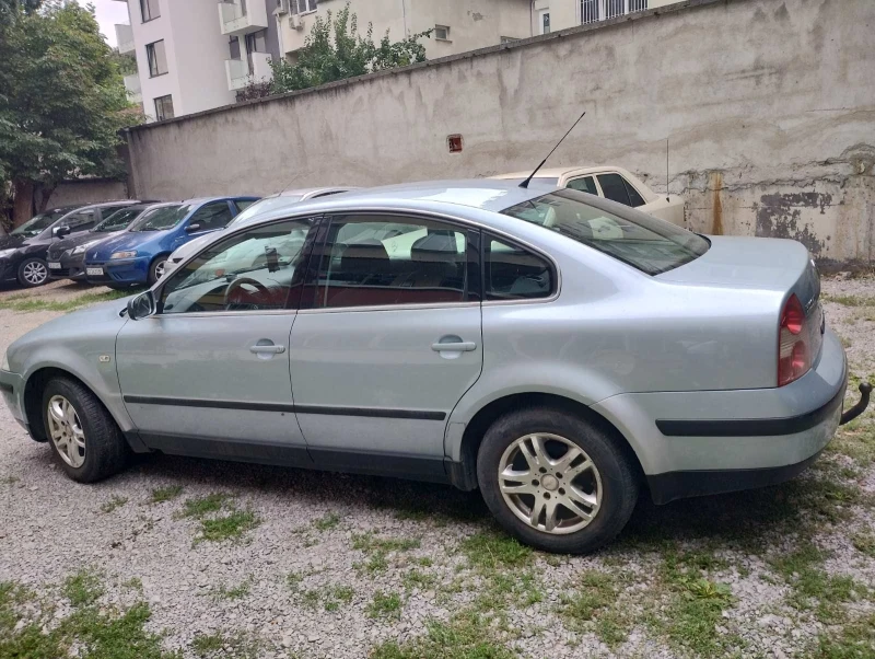 VW Passat 2.0, снимка 2 - Автомобили и джипове - 48128592