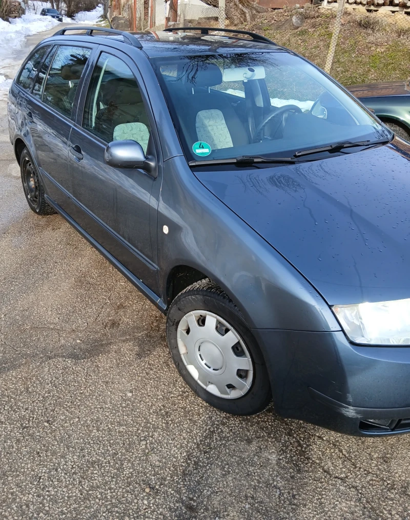 Skoda Fabia Лек, снимка 3 - Автомобили и джипове - 48573470