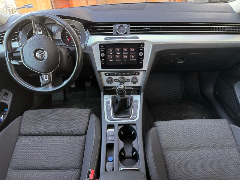 VW Passat 2.0 tdi, снимка 16 - Автомобили и джипове - 48634464