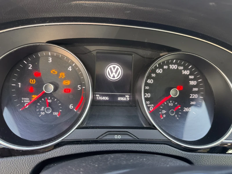 VW Passat 2.0 tdi, снимка 12 - Автомобили и джипове - 48634464