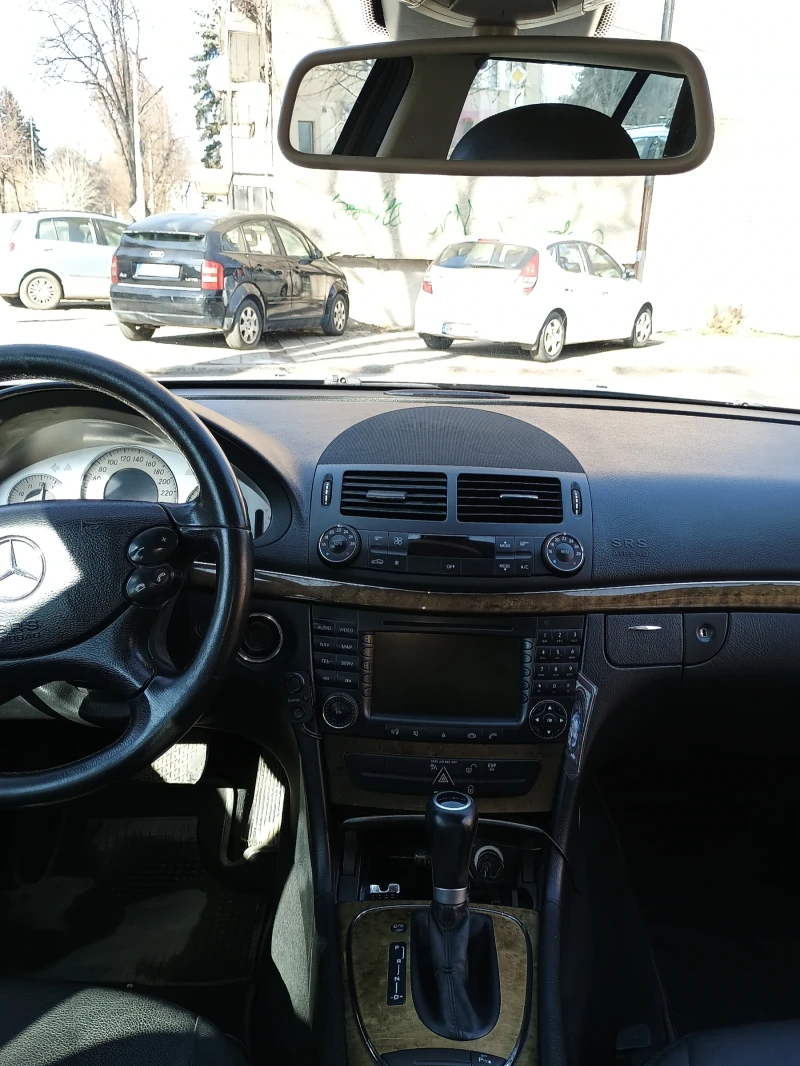 Mercedes-Benz E 320 4matic , снимка 8 - Автомобили и джипове - 49050791