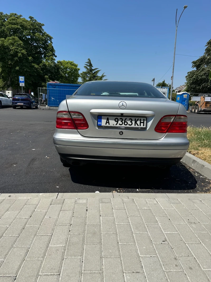 Mercedes-Benz CLK CLK200, снимка 4 - Автомобили и джипове - 52445854