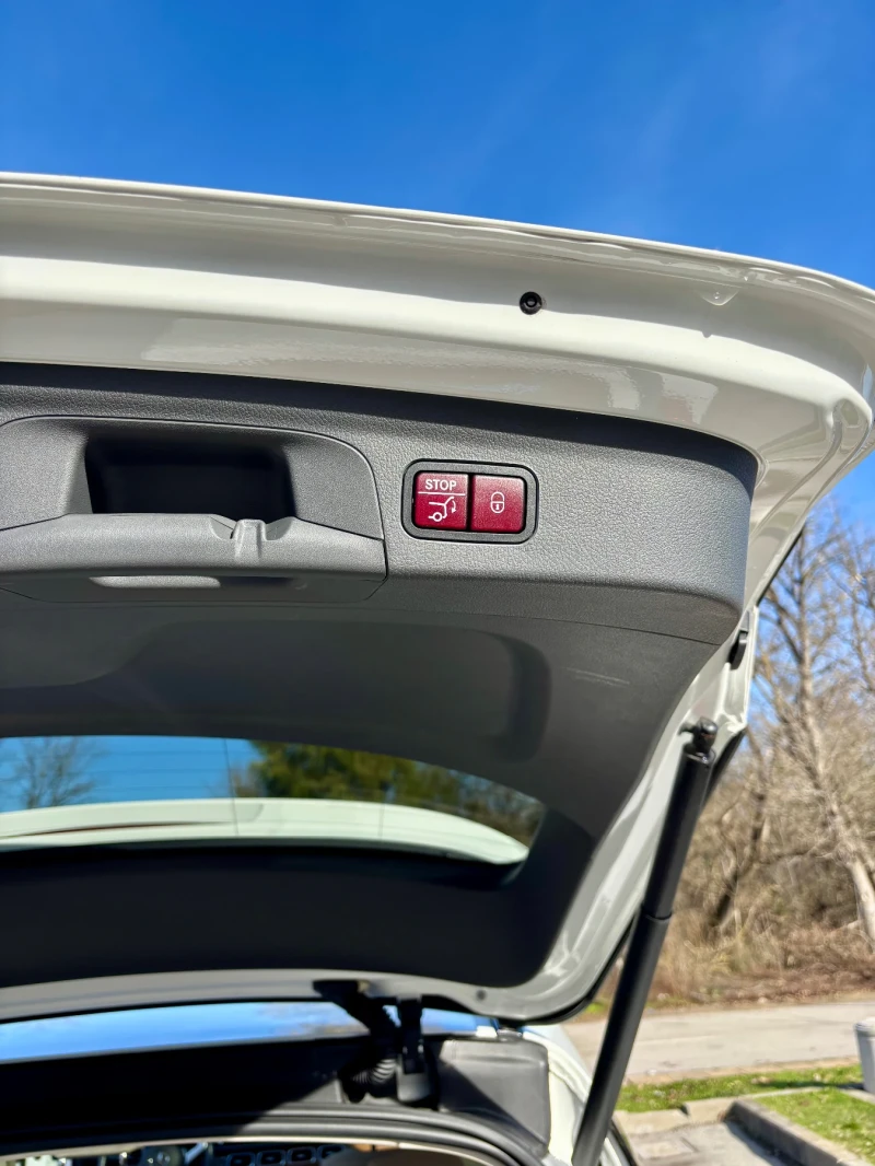 Mercedes-Benz GLE 450 EQ Boost AMG Line Night Package, снимка 11 - Автомобили и джипове - 52438959