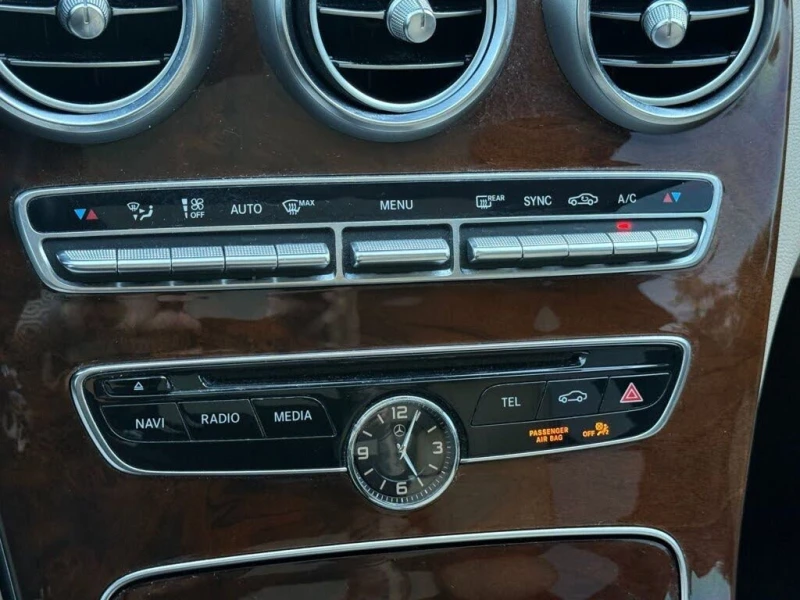 Mercedes-Benz C 300 * АвтоКредит* Цена до БГ, снимка 11 - Автомобили и джипове - 53401751