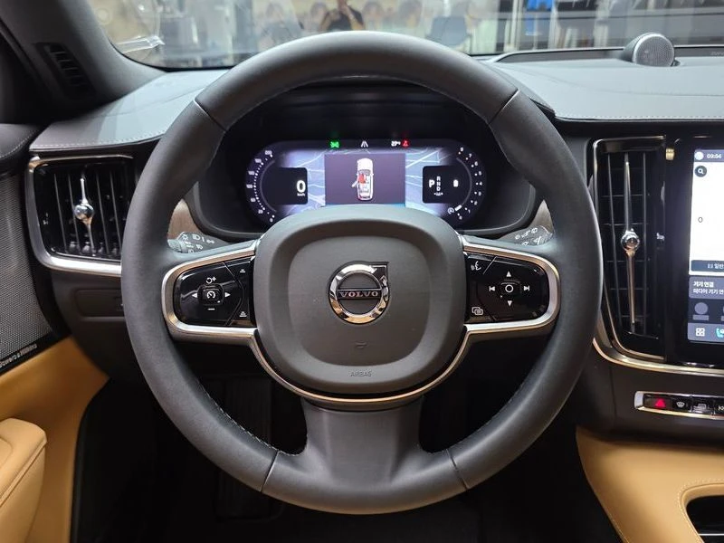 Volvo V90 2.0 Automatic, снимка 13 - Автомобили и джипове - 55974953