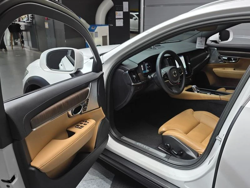 Volvo V90 2.0 Automatic, снимка 10 - Автомобили и джипове - 55974953