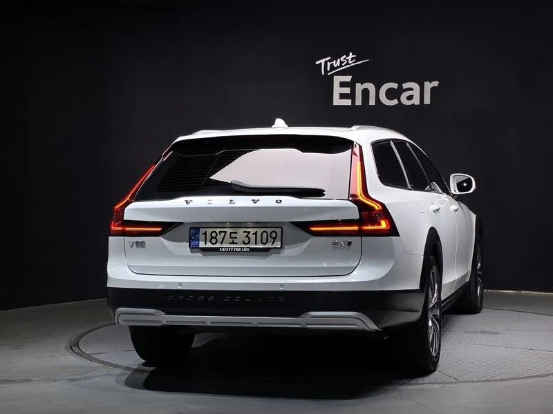Volvo V90 2.0 Automatic, снимка 4 - Автомобили и джипове - 55974953