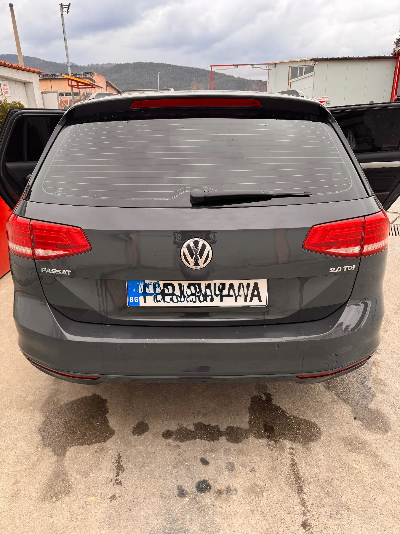 VW Passat 2.0 tdi, снимка 3 - Автомобили и джипове - 53871730