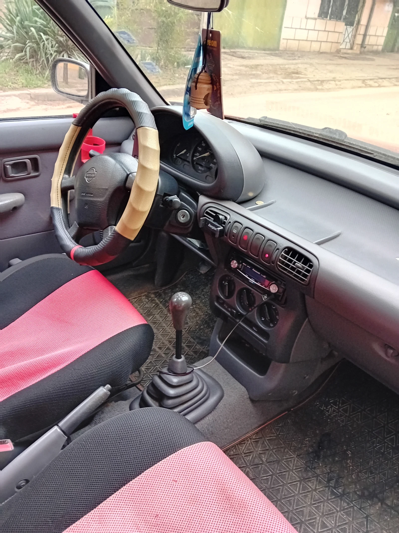 Nissan Micra  - изображение 9