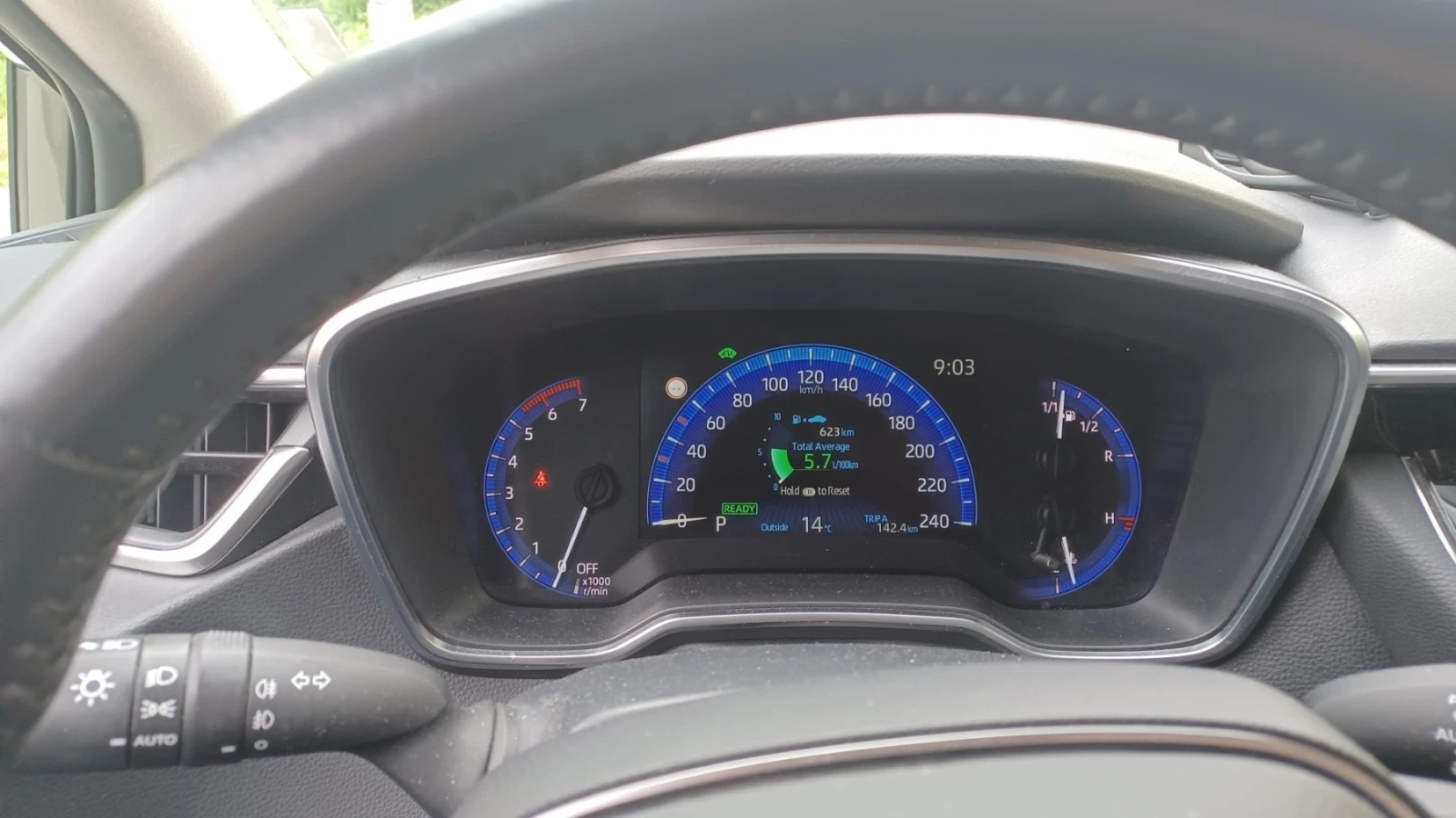 Toyota Corolla 1.8 HIBRID 35000 КМ - изображение 9