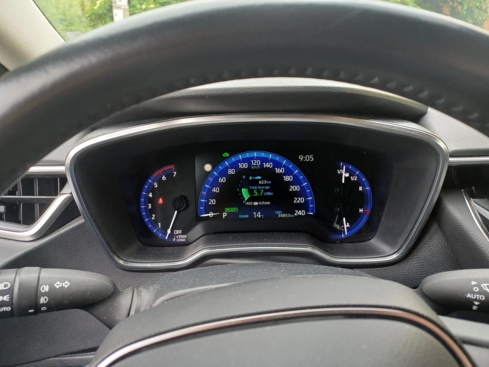 Toyota Corolla 1.8 HIBRID 35000 КМ - изображение 8