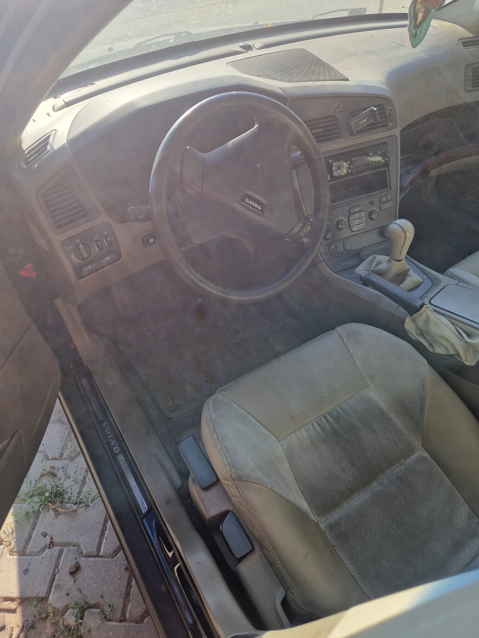 Volvo S60 2.4 140 kc - изображение 8