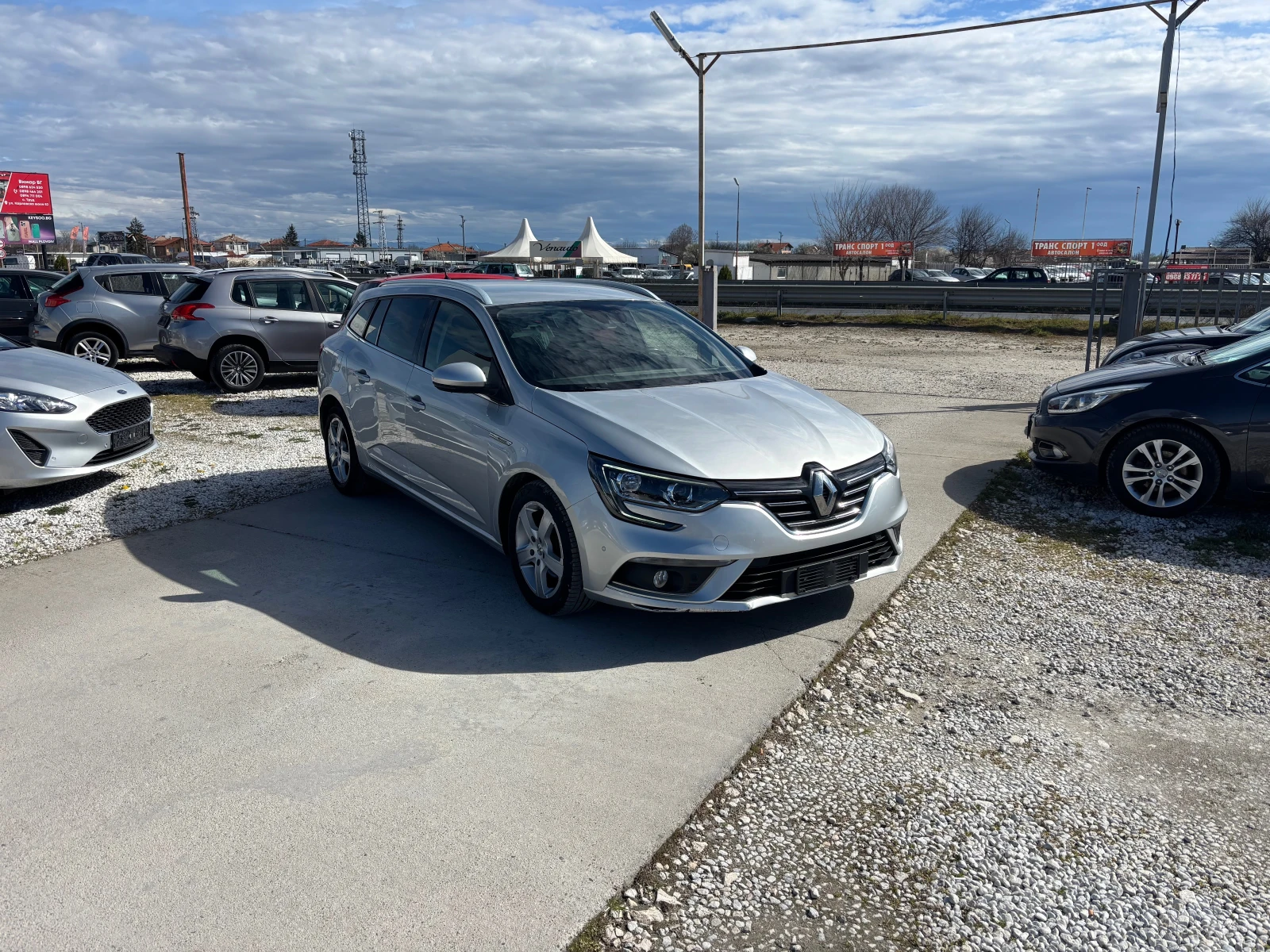 Renault Megane EURO-6, снимка 2 - Автомобили и джипове - 54026595