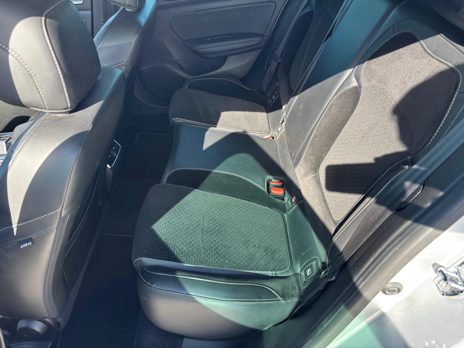 Renault Megane EURO-6, снимка 8 - Автомобили и джипове - 54026595