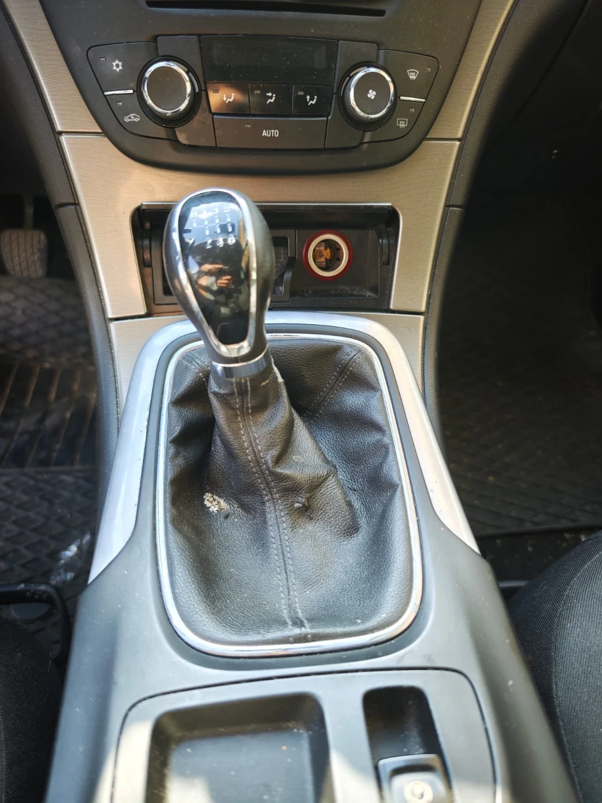 Opel Insignia, снимка 10 - Автомобили и джипове - 54978312
