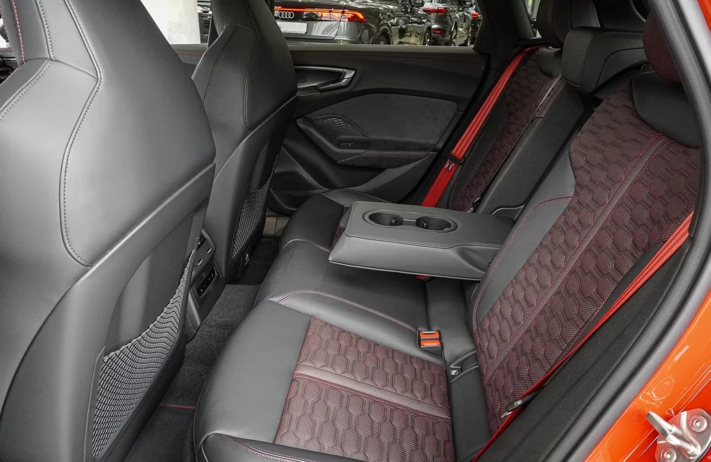 Audi Rs5 PRO / NEW 2026 / CERAMIC / B&O / HUD / 360/ MATRIX, снимка 13 - Автомобили и джипове - 55068918