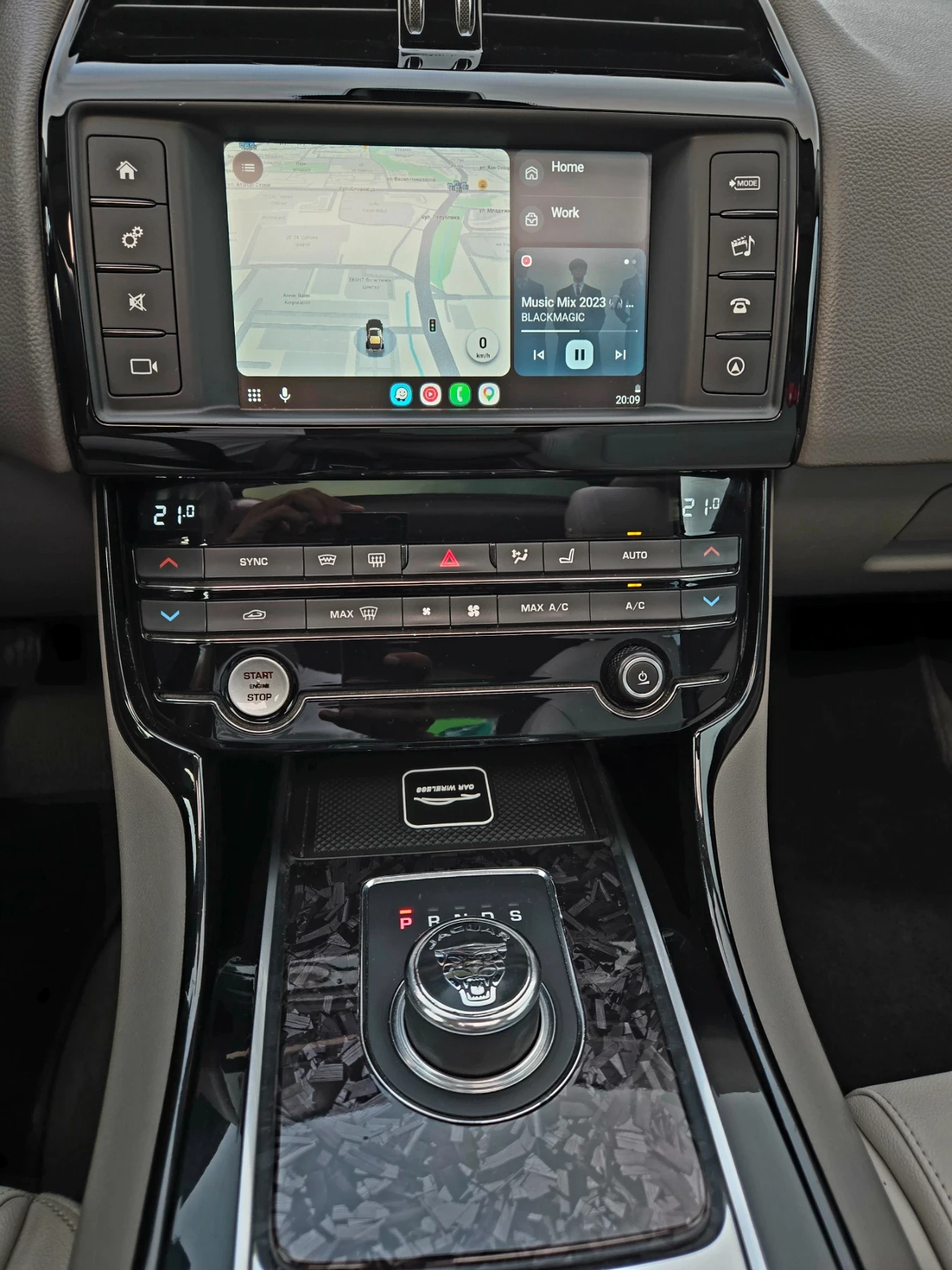 Jaguar XE 2.0 Ecoboost, снимка 13 - Автомобили и джипове - 55425938
