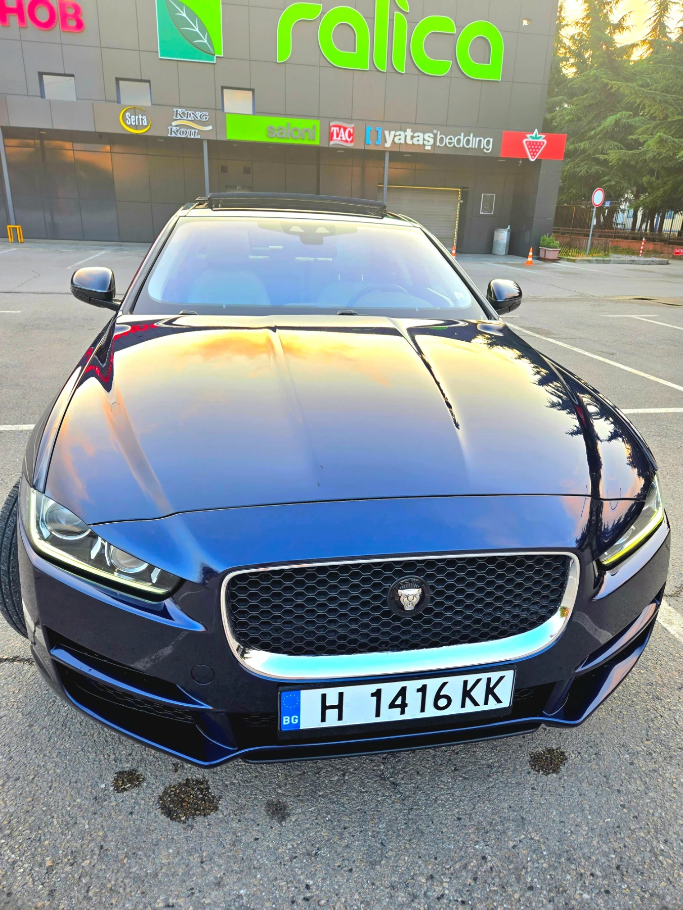 Jaguar XE 2.0 Ecoboost, снимка 2 - Автомобили и джипове - 55425938