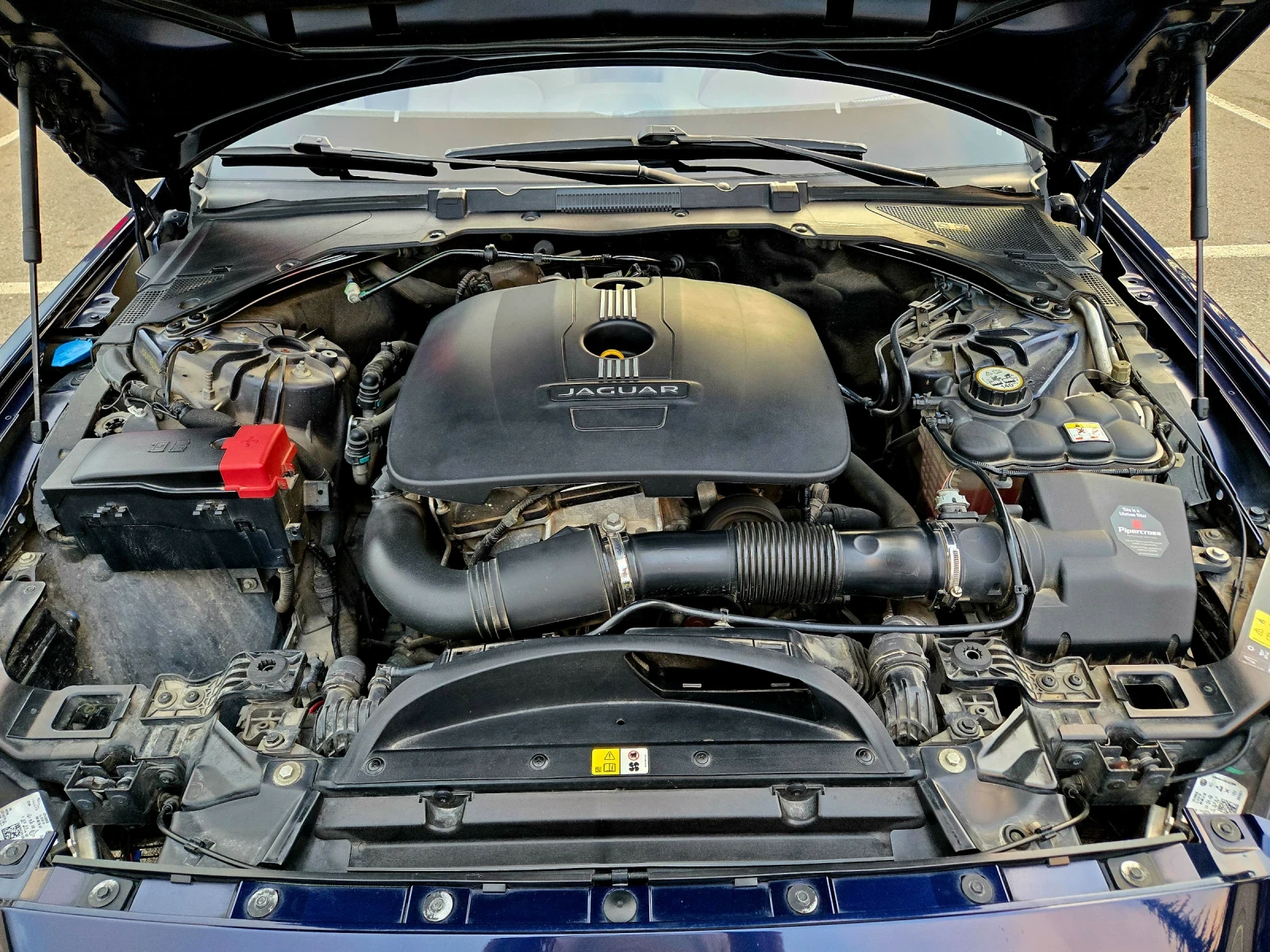 Jaguar XE 2.0 Ecoboost, снимка 14 - Автомобили и джипове - 55425938