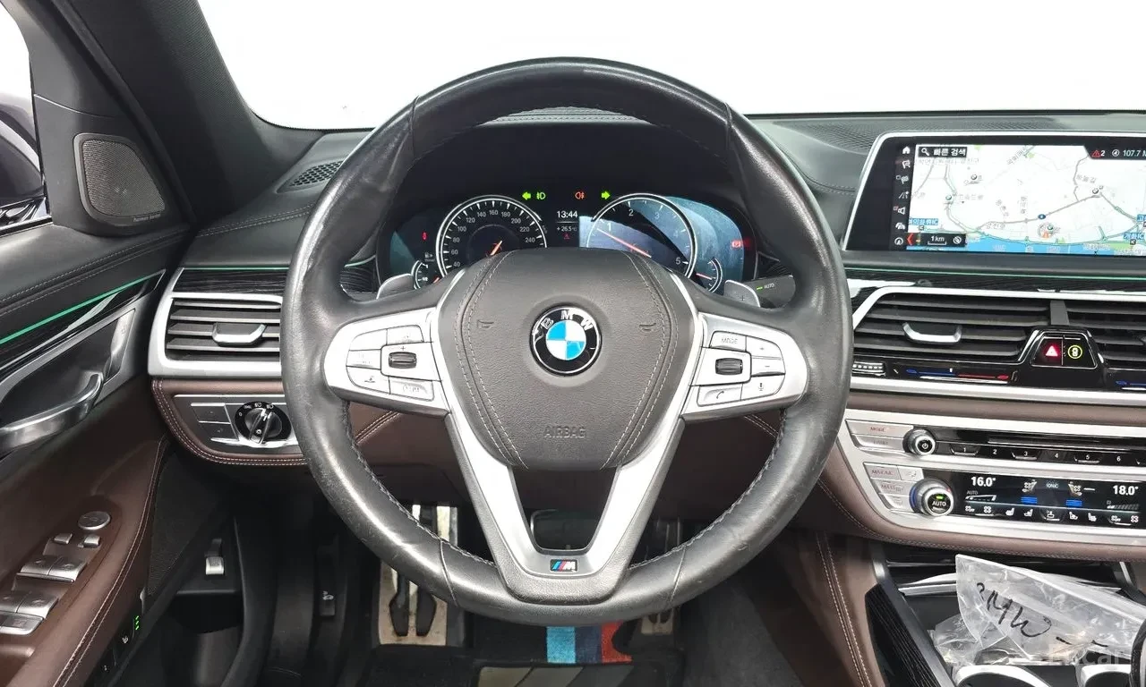 BMW 730 xDrive* M-pack* ОБДУХ* МАСАЖ* 360VIEW* HUD* FULL, снимка 10 - Автомобили и джипове - 55753966